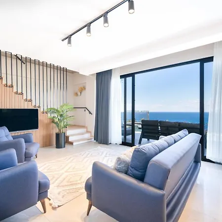 Larissa With Sea View *